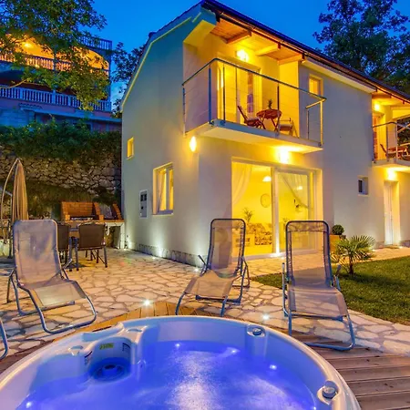 Holiday home 2 Bedroom Cozy In Sveta Jelena