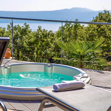 Holiday home 2 Bedroom Cozy In Sveta Jelena Martina